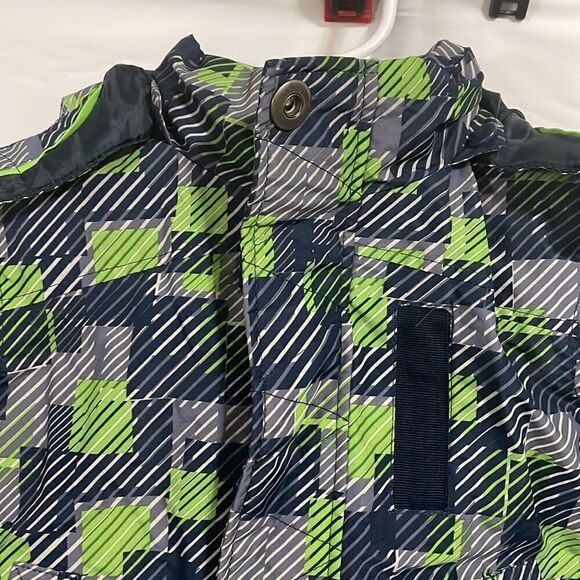 One year olds coat - Picture 2 of 6